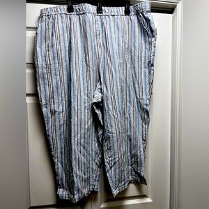 Bealls Striped Capri Pants in Blue, Grey, and White Women’s Size 3x